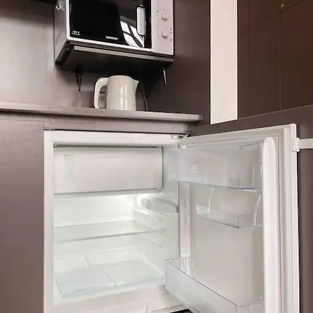 Modern Center Apartment